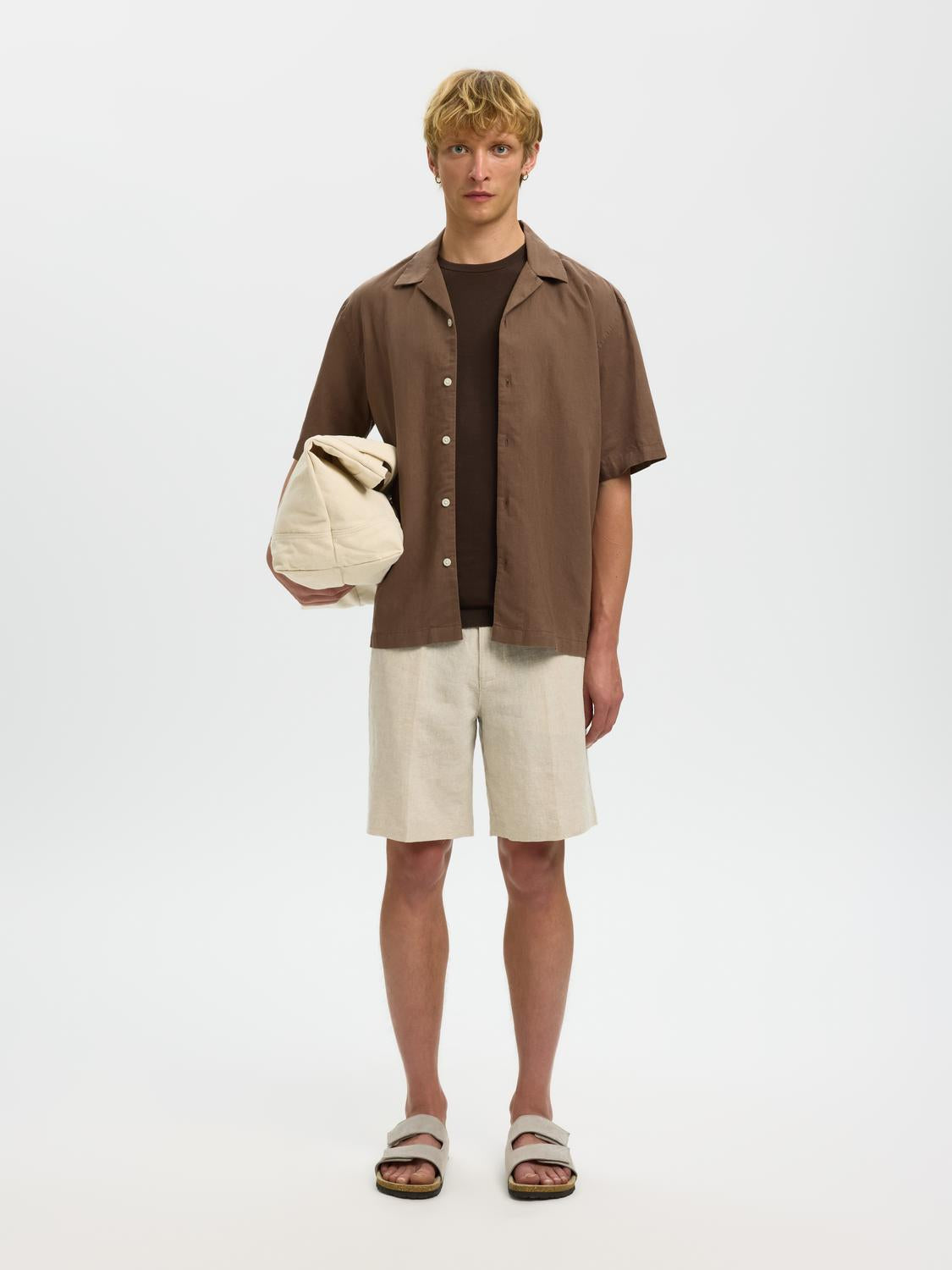model_shot-front_full